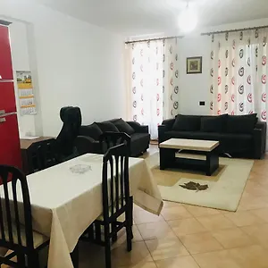  Apartamento Old Train Station Albania